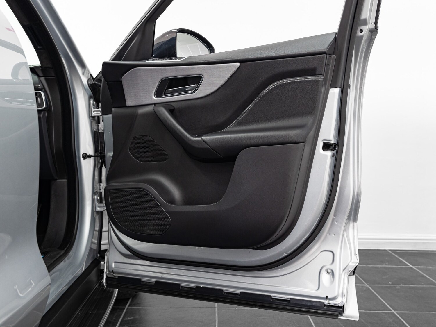 Used Jaguar F-Pace 2019 for sale - 77353701: Photo 24