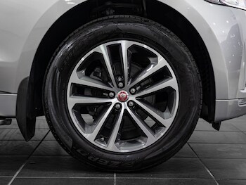 Used Jaguar F-Pace 2019 for sale - 77353701: Photo