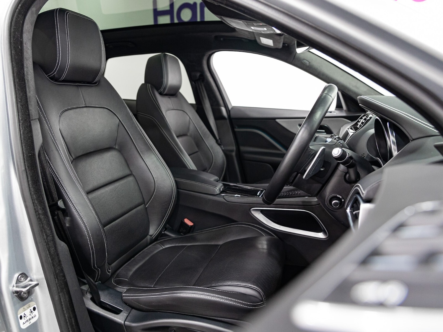 Used Jaguar F-Pace 2019 for sale - 77353701: Photo 5