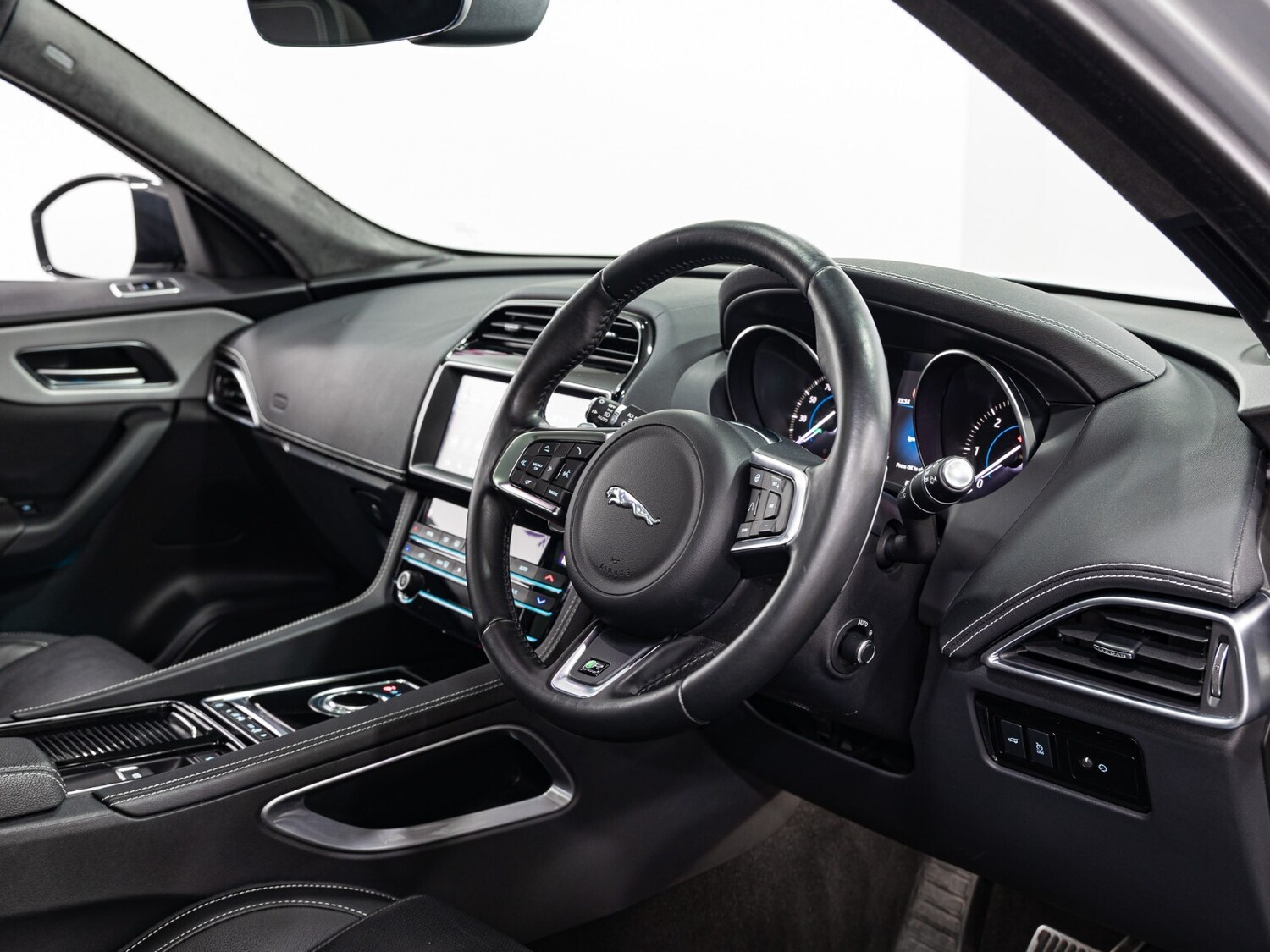 Used Jaguar F-Pace 2019 for sale - 77353701: Photo 6