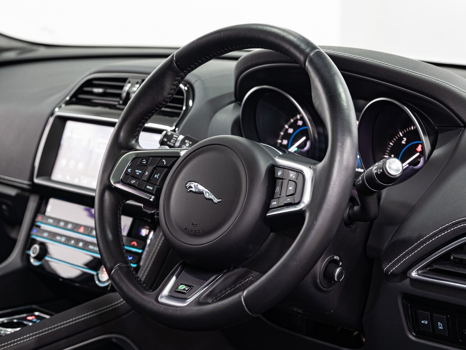 Used Jaguar F-Pace 2019 for sale - 77353701: Photo 9