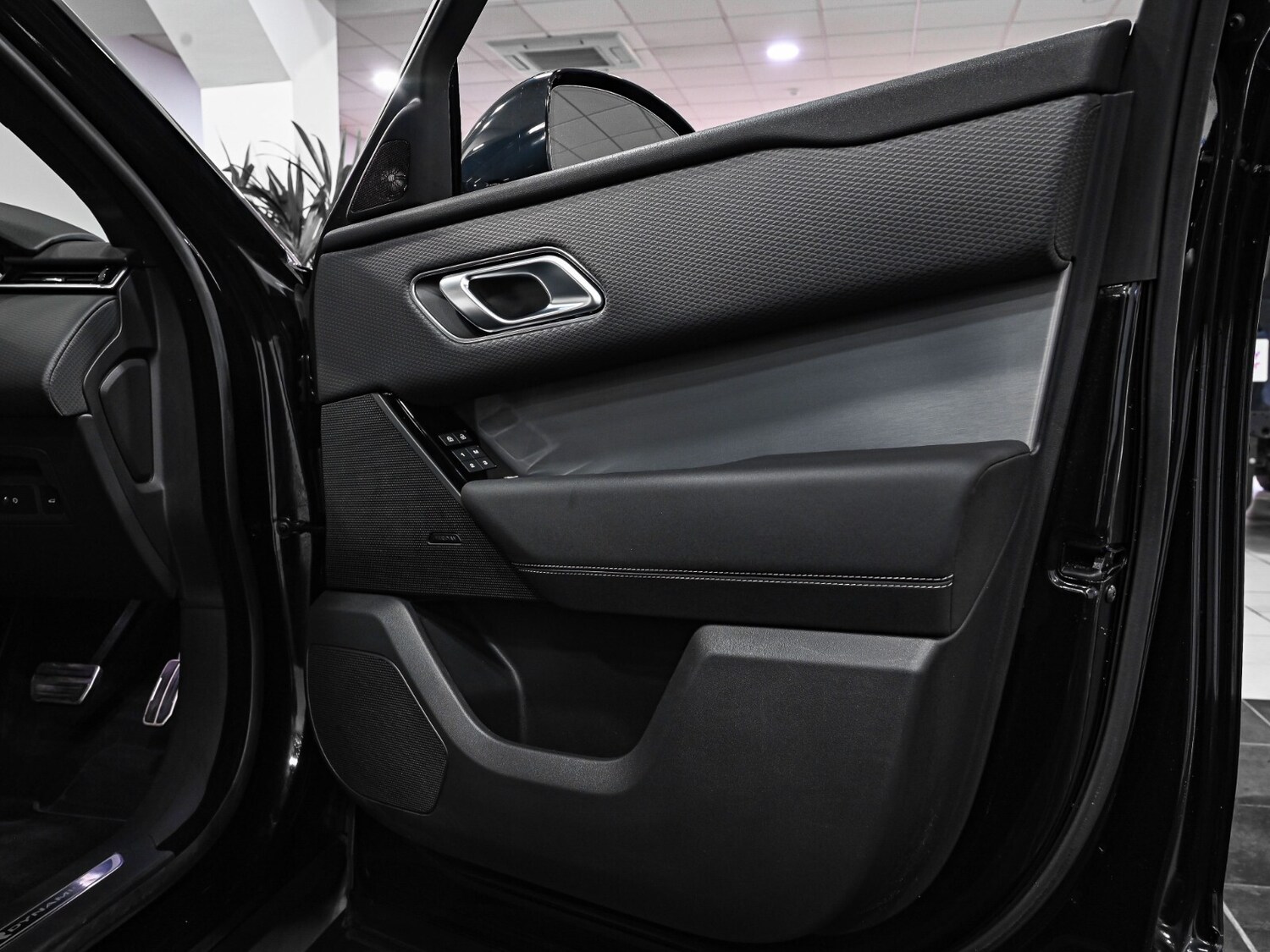 Used Land Rover Range Rover Velar 2022 for sale - 76544456: Photo 21