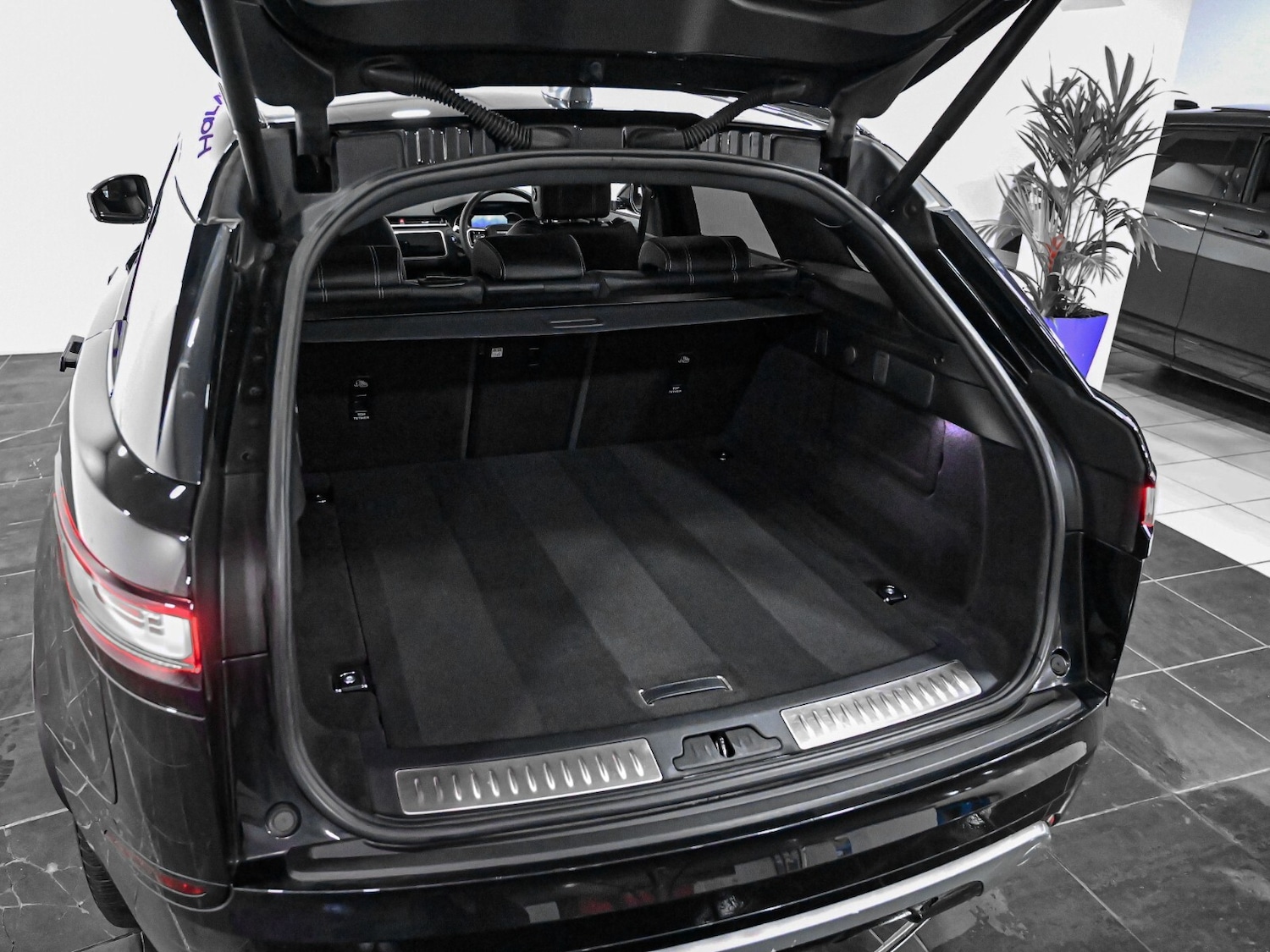 Used Land Rover Range Rover Velar 2022 for sale - 76544456: Photo 24