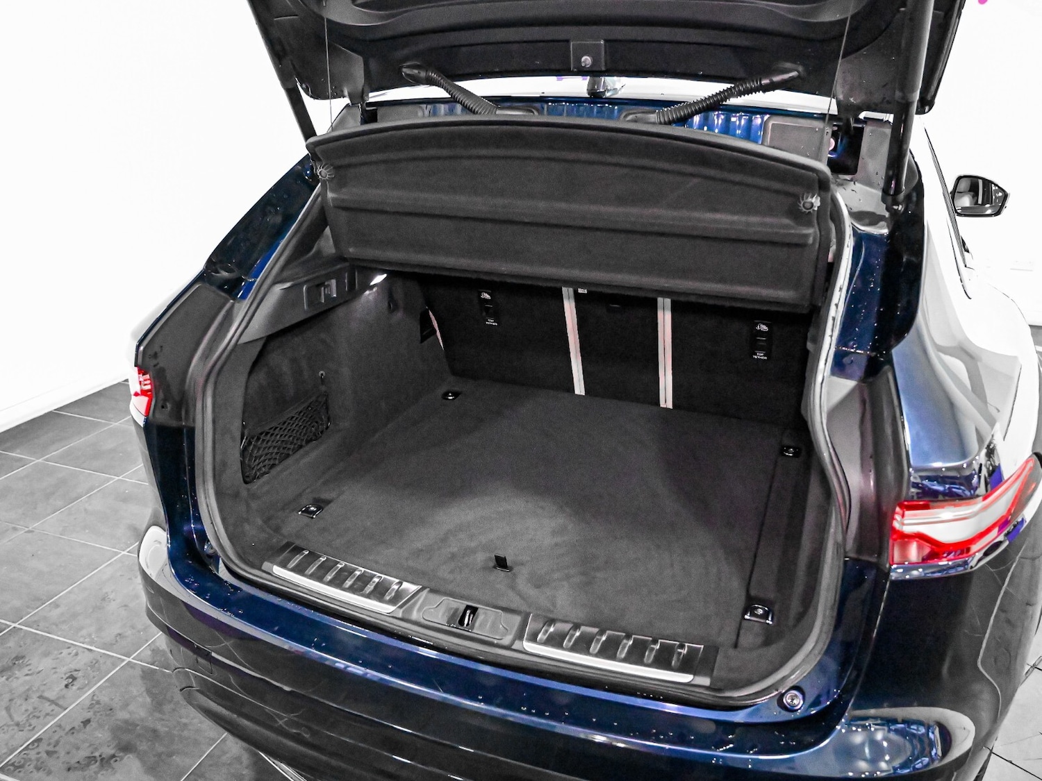 Used Jaguar F-Pace 2021 for sale - 77137730: Photo 28