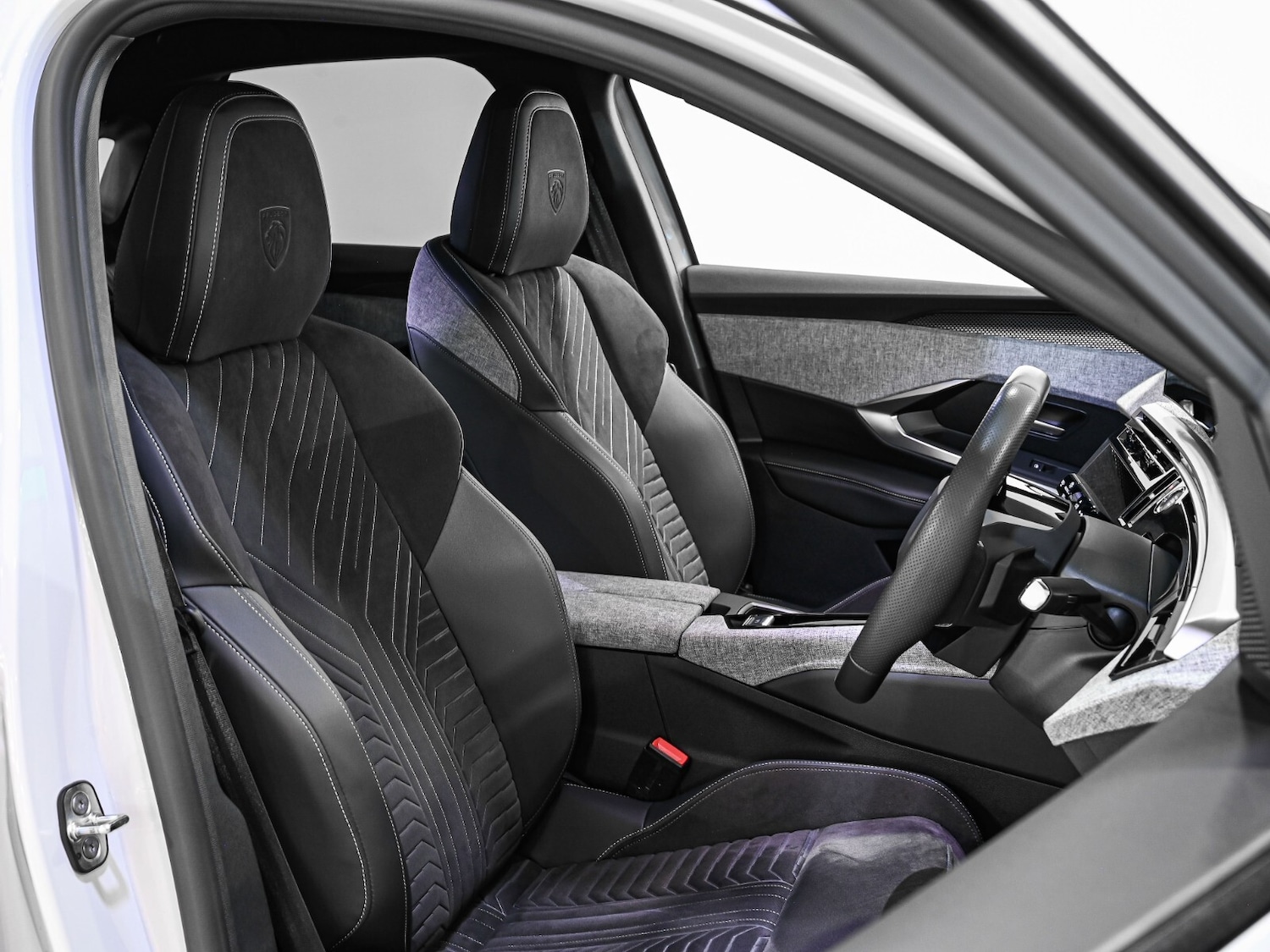 Used Peugeot 3008 2024 for sale - 77539818: Photo 3