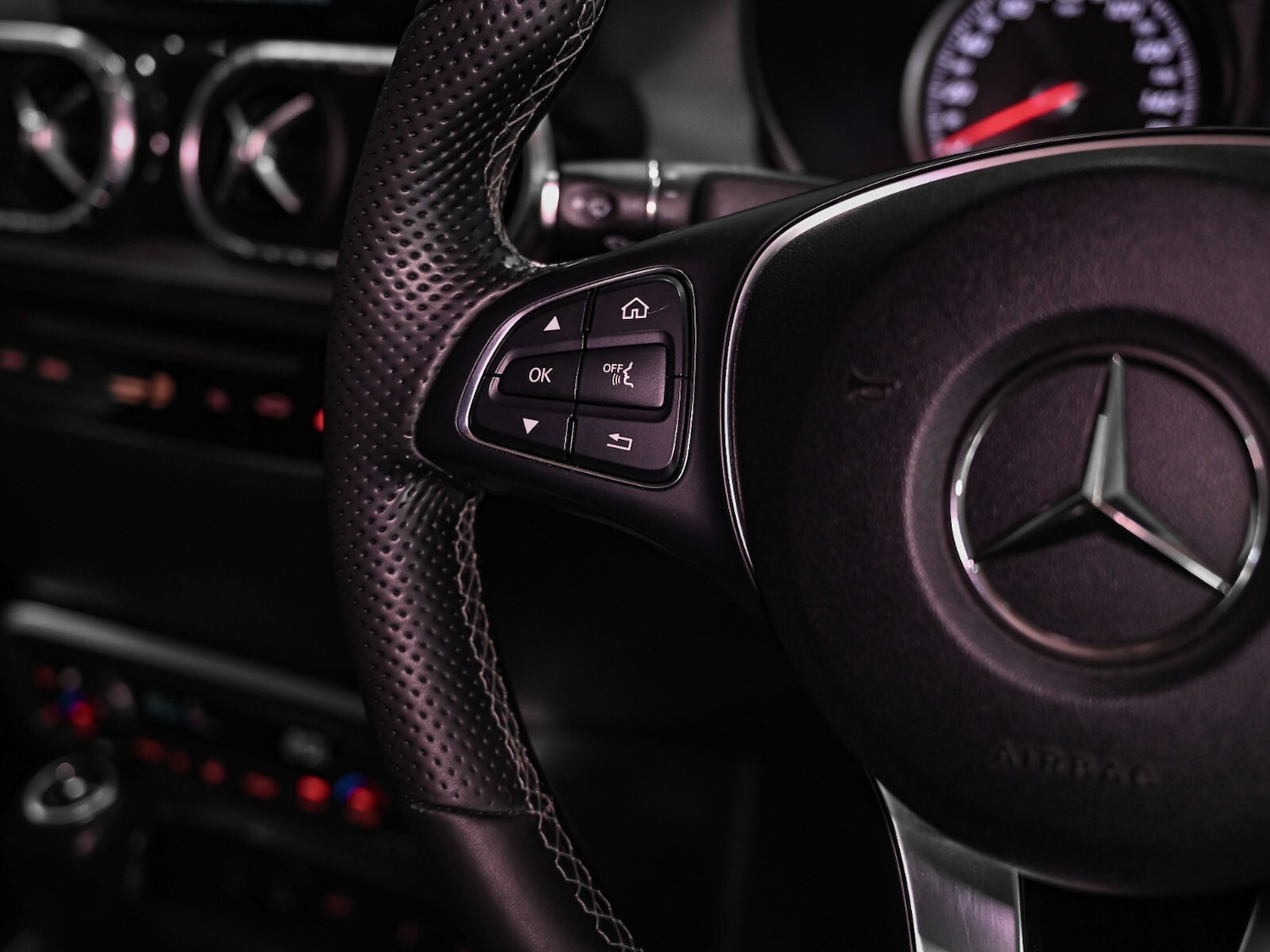 Used Mercedes-Benz X Class 2020 for sale - 76869563: Photo 8