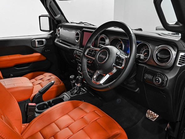 Used Jeep Wrangler 2019 for sale - 76241601: Photo 2