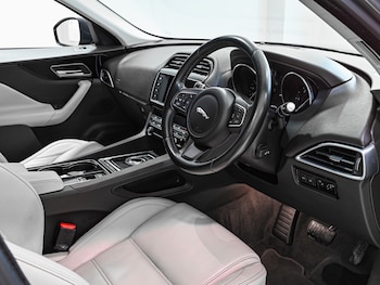 Used Jaguar F-Pace 2017 for sale - 77592167: Photo