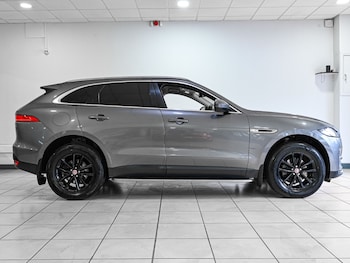 Used Jaguar F-Pace 2017 for sale - 77592167: Photo