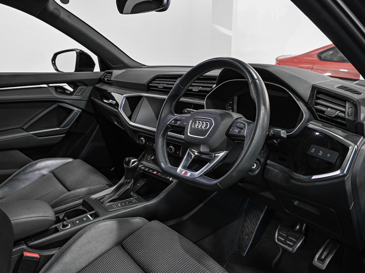 Used Audi Q3 2022 for sale - 76870715: Photo 2