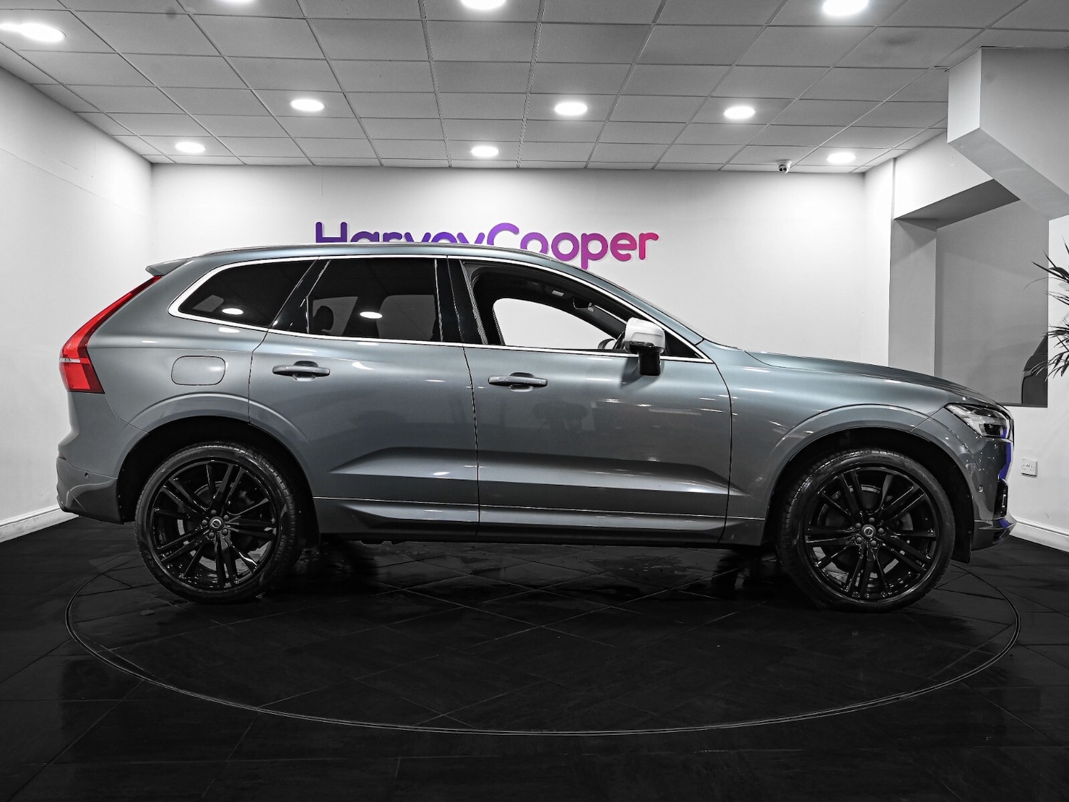 Used Volvo XC60 2018 for sale - 76872225: Photo 5