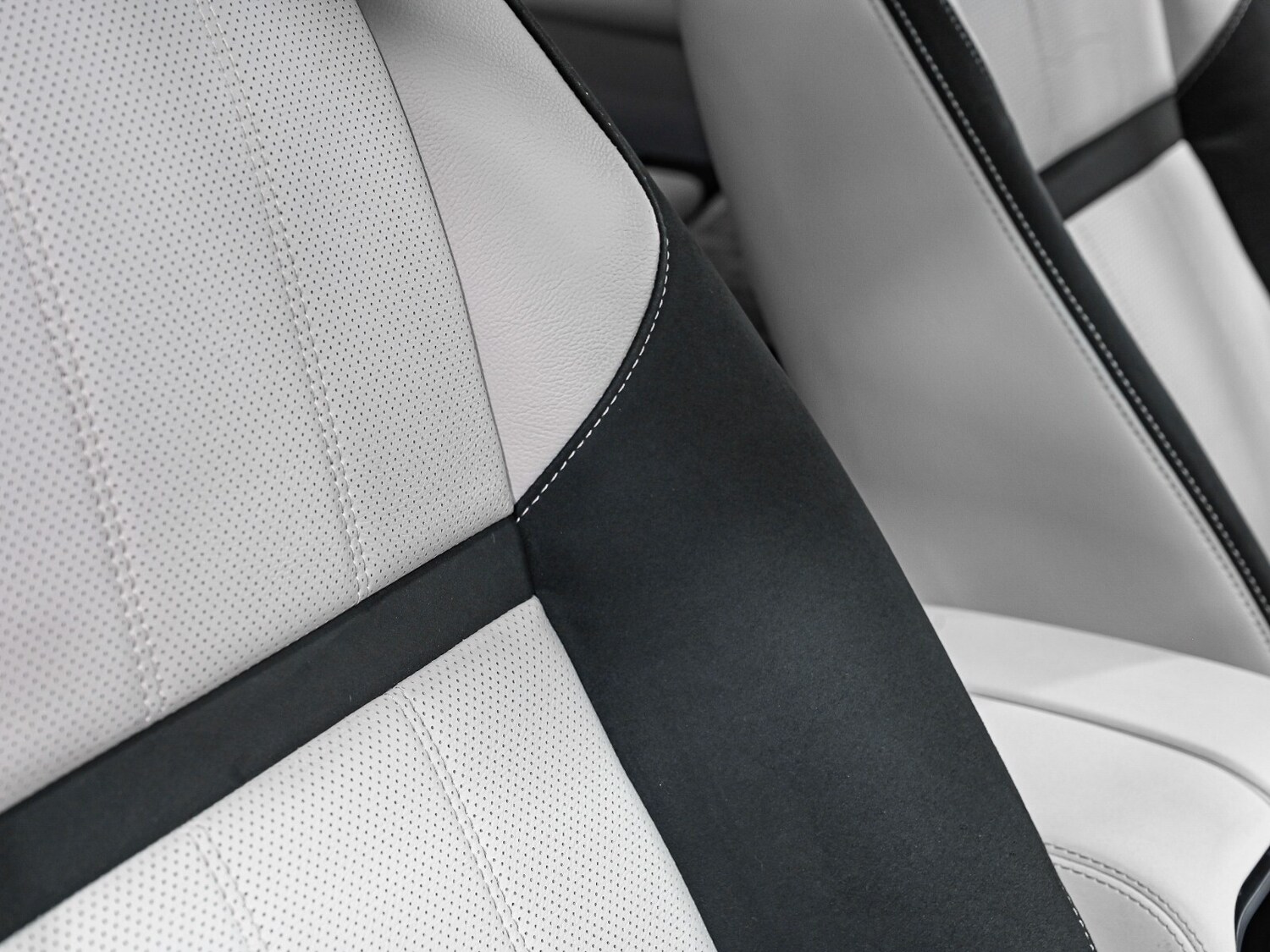 Used Land Rover Range Rover Velar 2022 for sale - 77353761: Photo 12