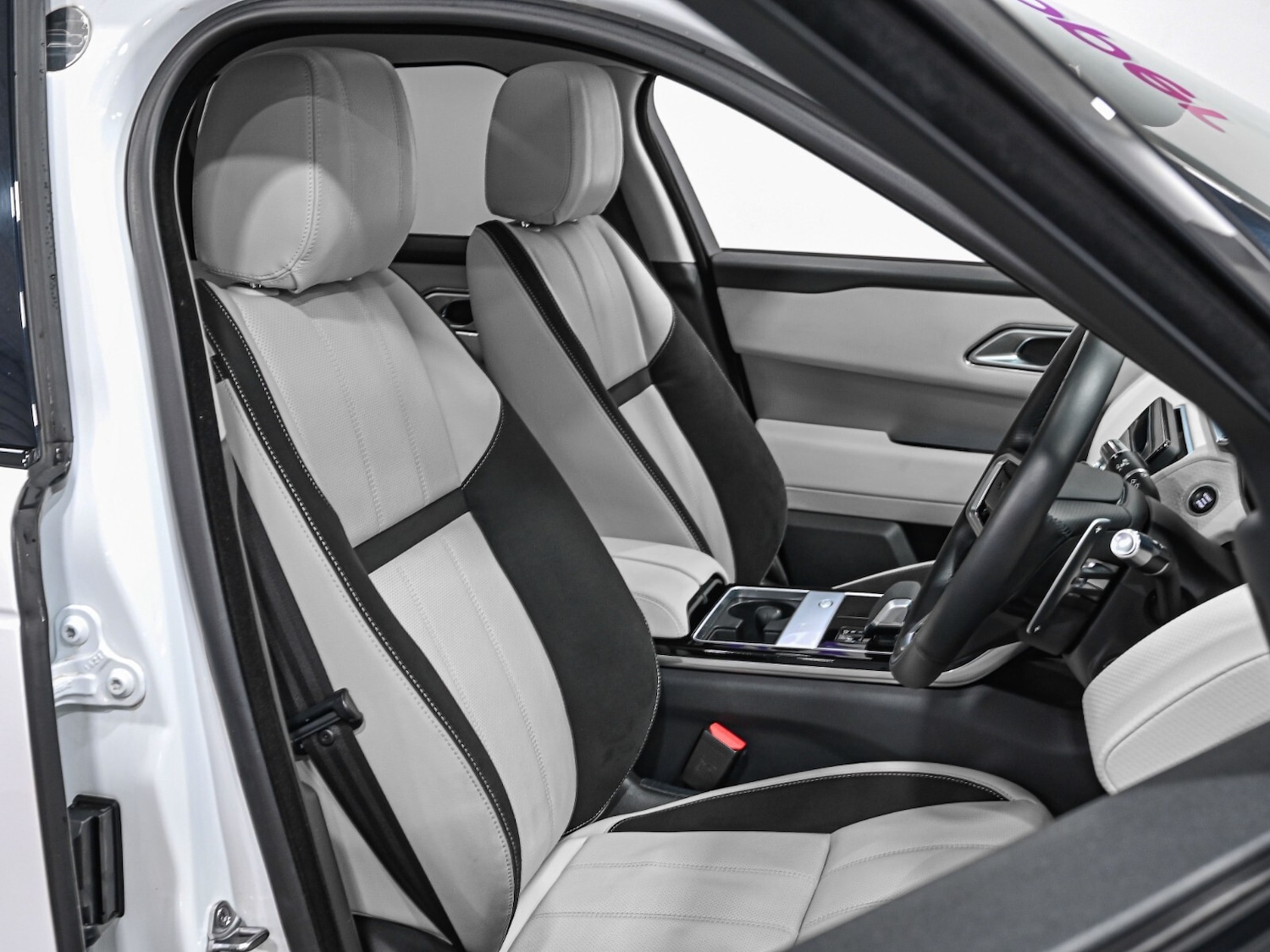 Used Land Rover Range Rover Velar 2022 for sale - 77353761: Photo 3