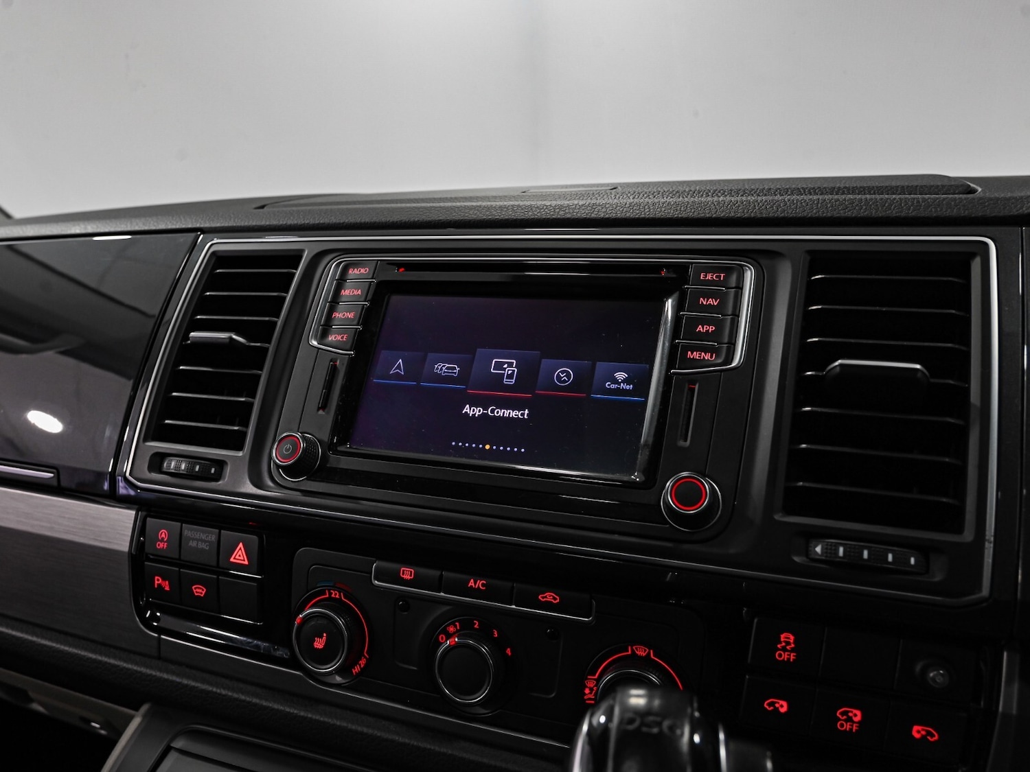 Used Volkswagen Transporter 2018 for sale - 76332189: Photo 13