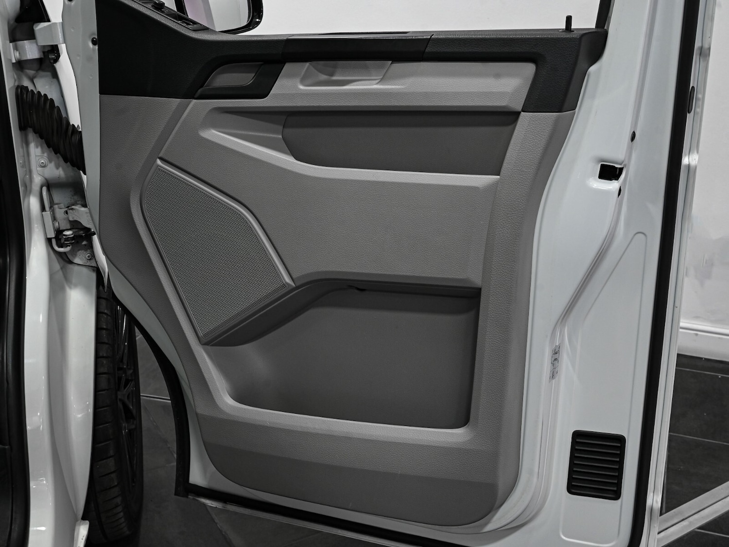 Used Volkswagen Transporter 2018 for sale - 76332189: Photo 20