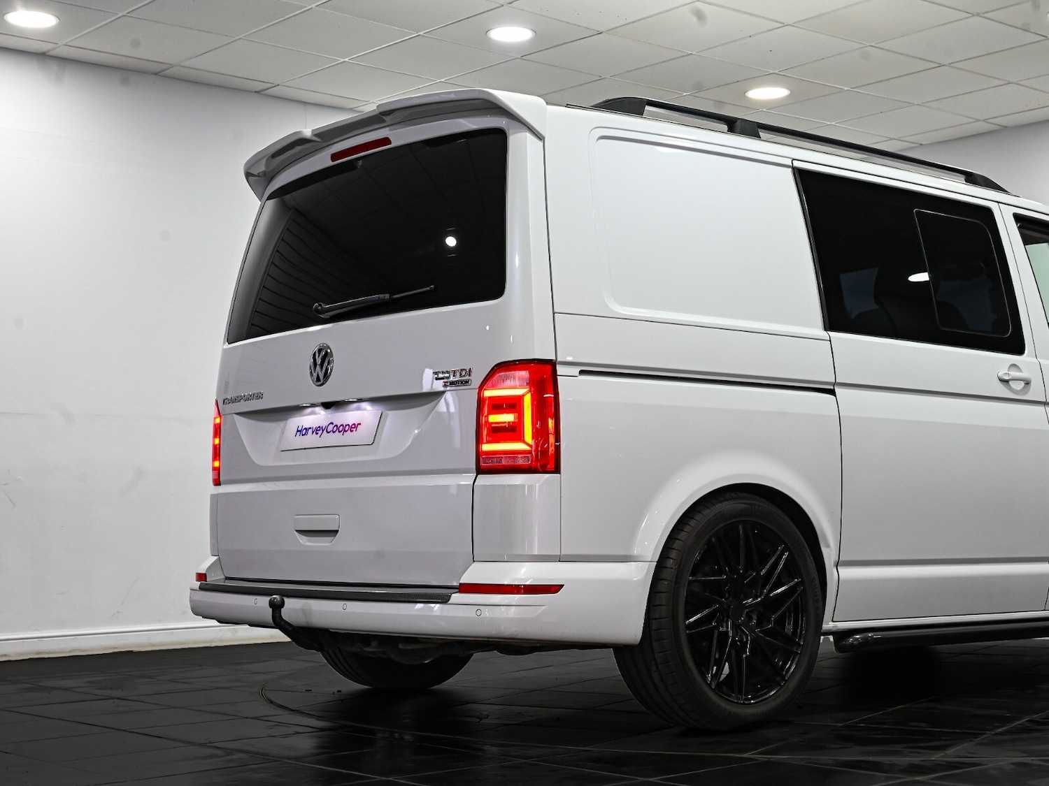 Used Volkswagen Transporter 2018 for sale - 76332189: Photo 24