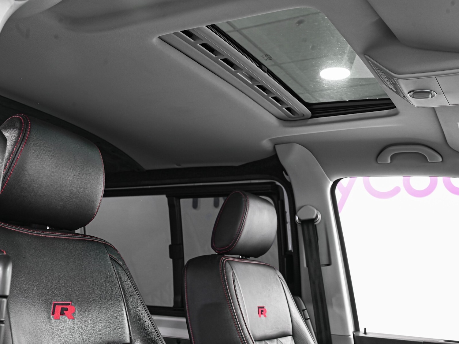 Used Volkswagen Transporter 2018 for sale - 76332189: Photo 3