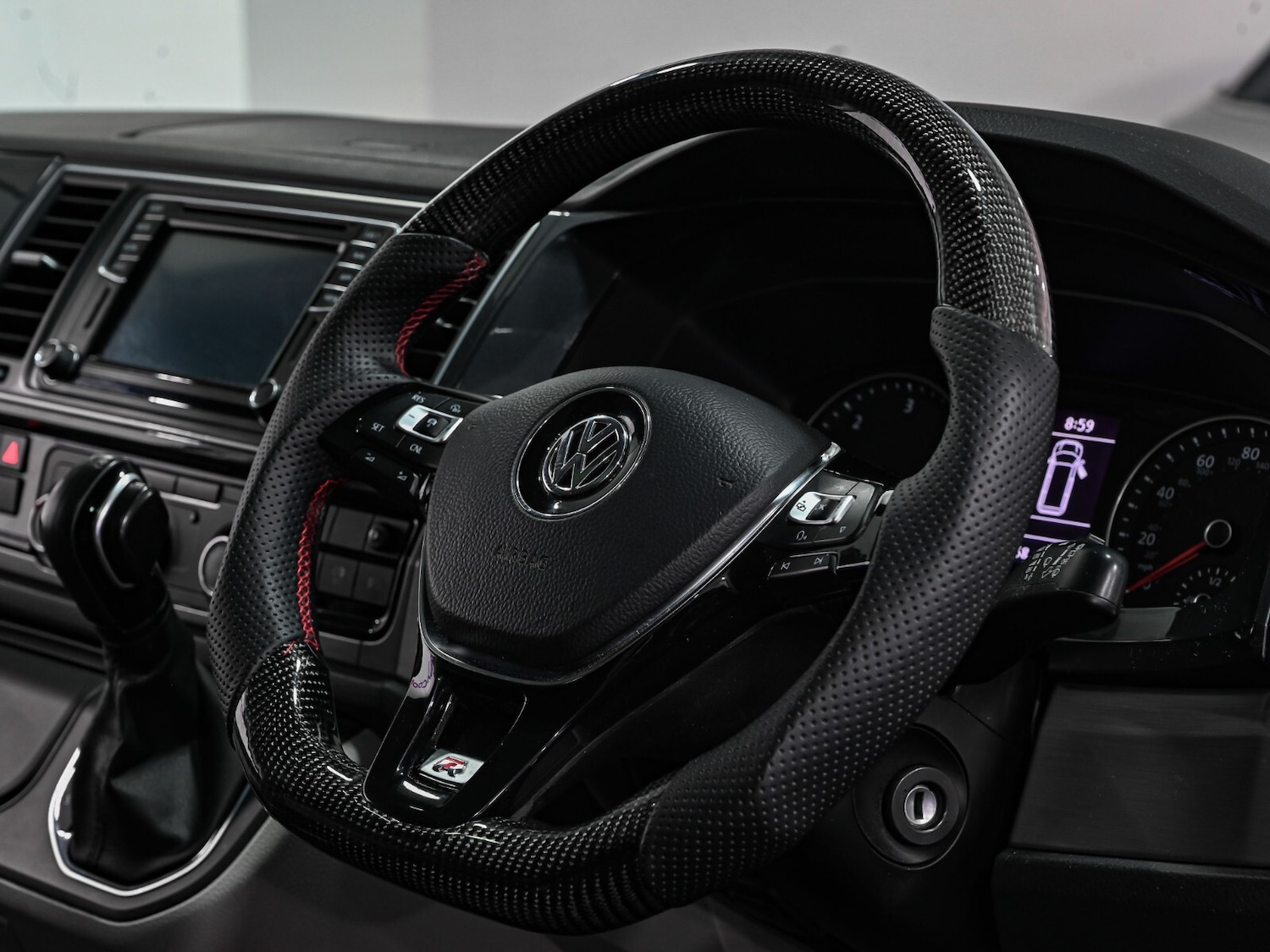 Used Volkswagen Transporter 2018 for sale - 76332189: Photo 9