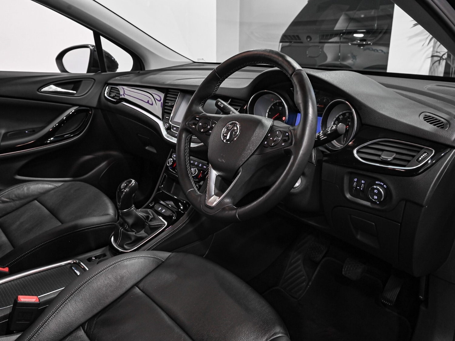 Used Vauxhall Astra 2018 for sale - 76888648: Photo 2