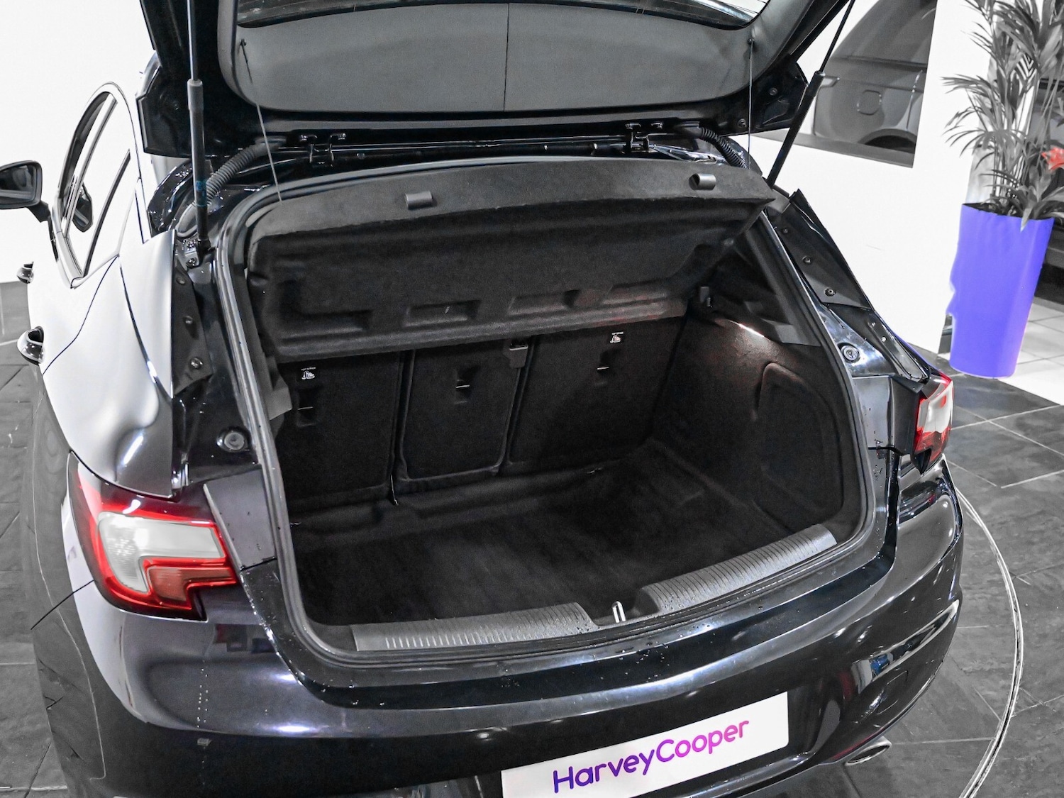 Used Vauxhall Astra 2018 for sale - 76888648: Photo 21