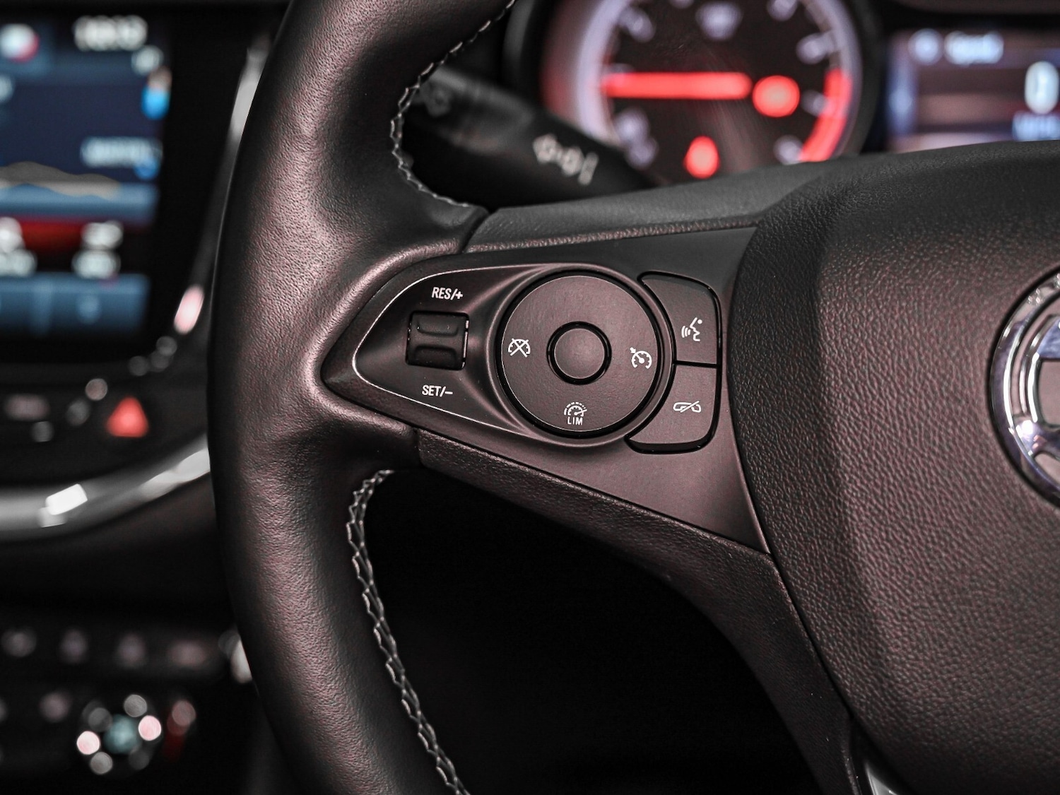 Used Vauxhall Astra 2018 for sale - 76888648: Photo 8