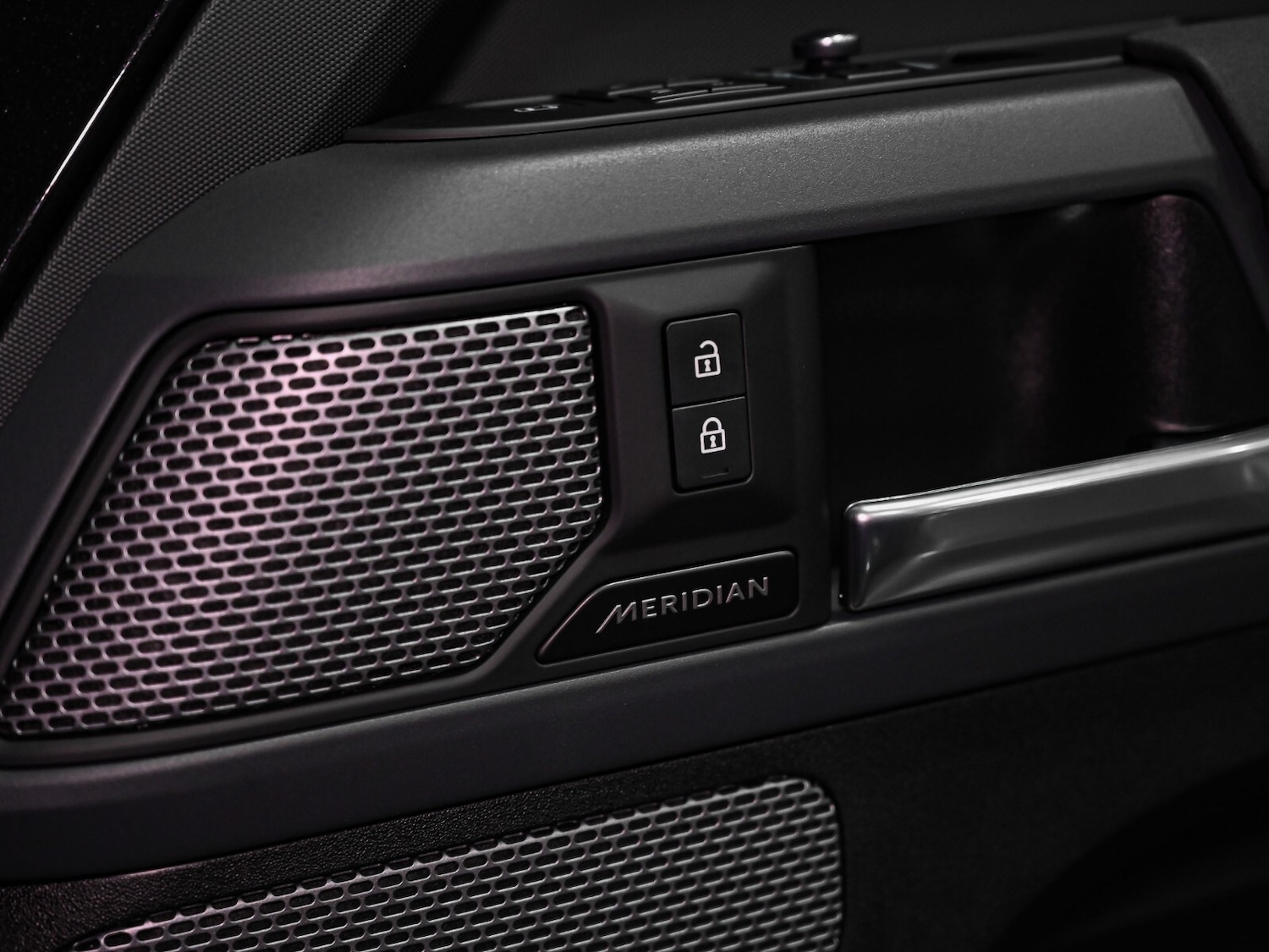 Used Land Rover Defender 2022 for sale - 77232251: Photo 15