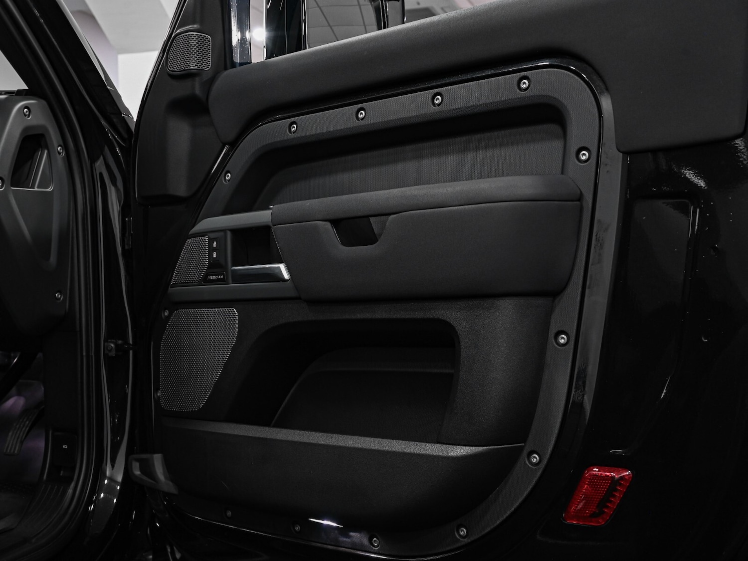 Used Land Rover Defender 2022 for sale - 77232251: Photo 25