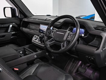 Used Land Rover Defender 2022 for sale - 77232251: Photo