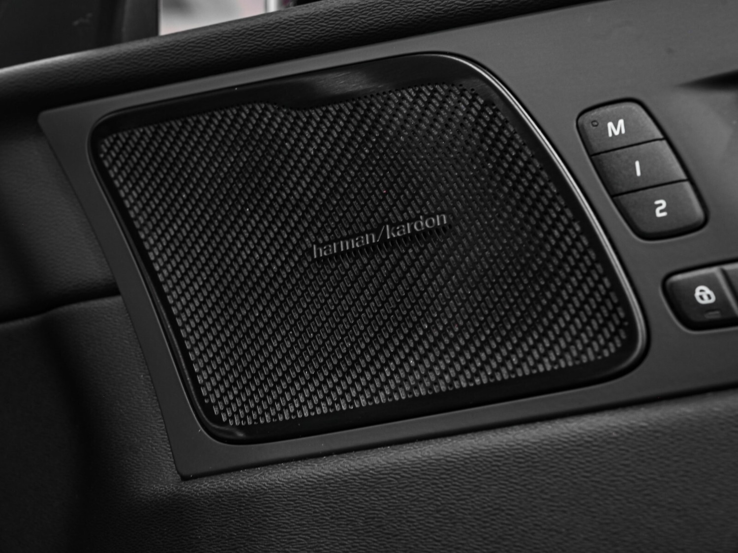 Used Volvo XC60 2022 for sale - 77316015: Photo 15