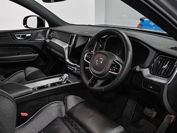 Used Volvo XC60 2022 for sale - 77316015: Photo