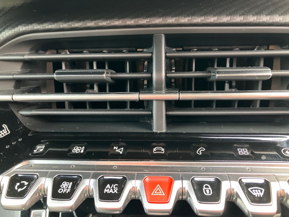 Used Peugeot 2008 2022 for sale - 76491114: Photo 12