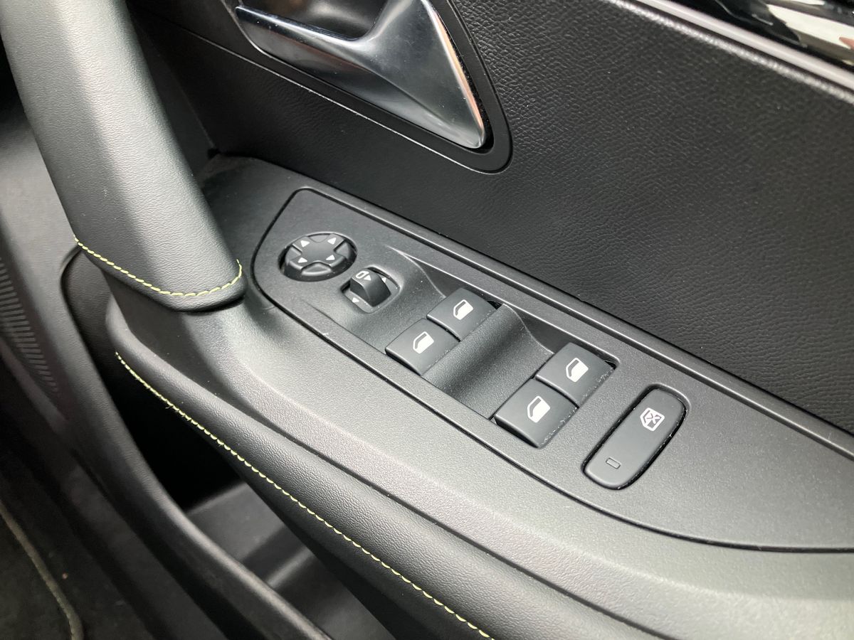 Used Peugeot 2008 2022 for sale - 76491114: Photo 18