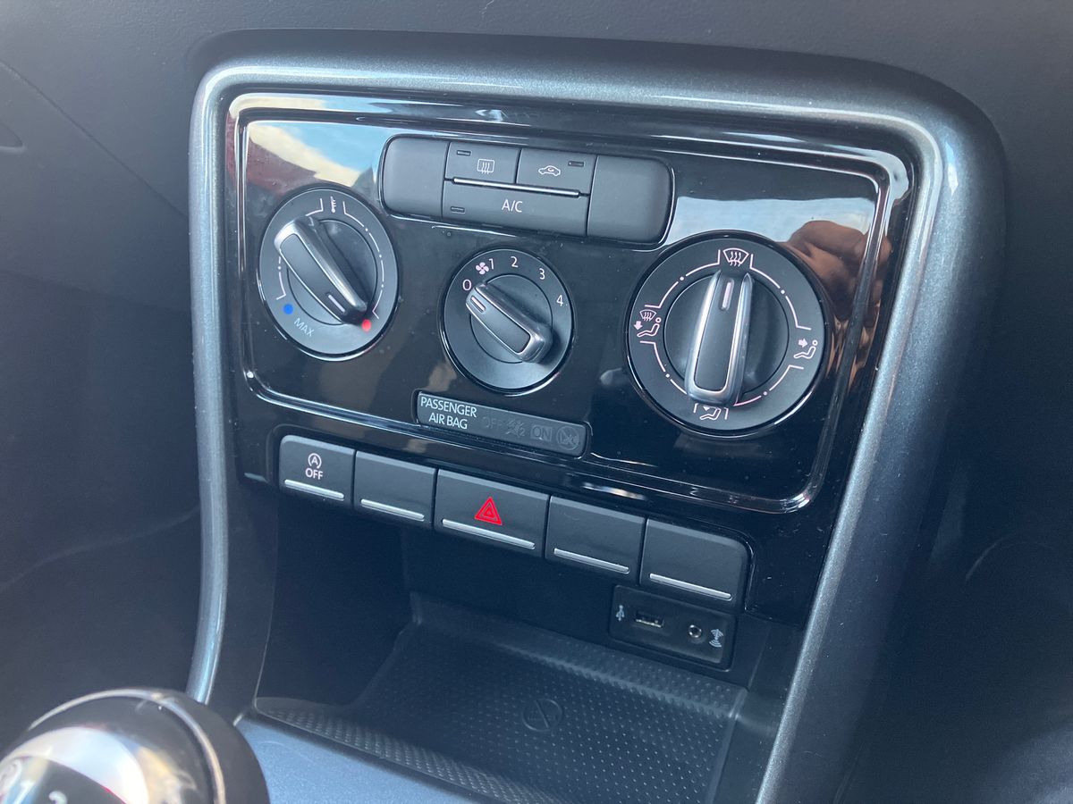 Used Volkswagen Beetle 2016 for sale - 76957950: Photo 35