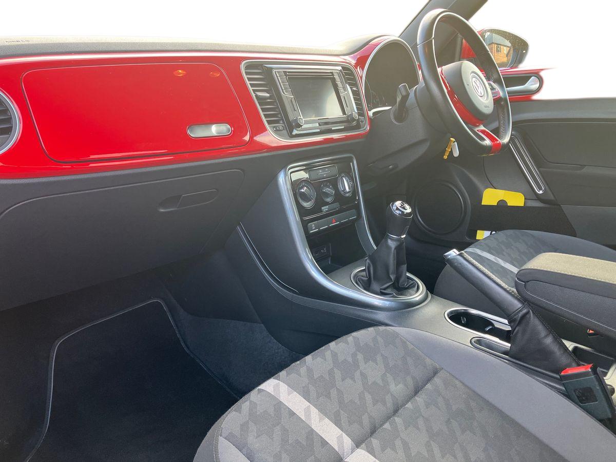 Used Volkswagen Beetle 2016 for sale - 76957950: Photo 6