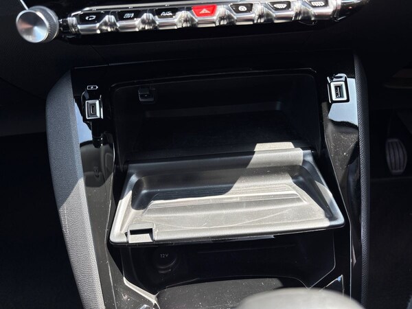Used Peugeot 2008 2022 for sale - 75250455: Photo 43