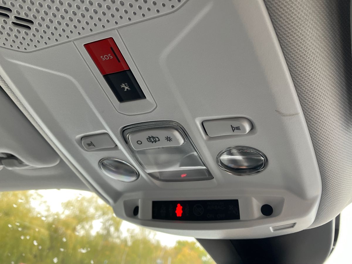 Used Peugeot 2008 2022 for sale - 76158346: Photo 32