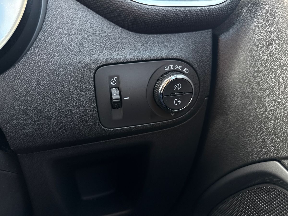 Used Vauxhall Crossland 2022 for sale - 76706861: Photo 32