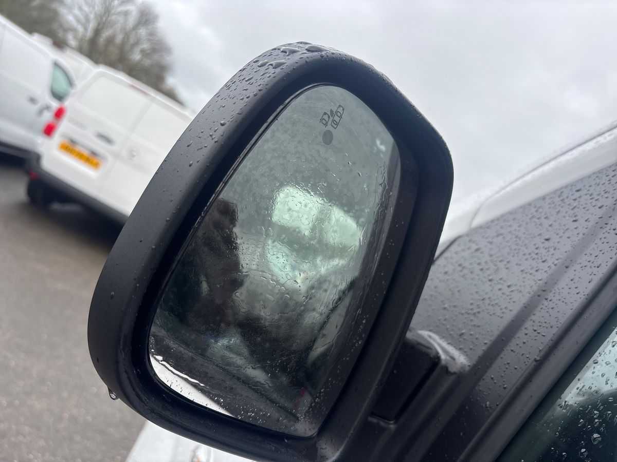 Used Vauxhall Vivaro 2026 for sale - 77113572: Photo 24