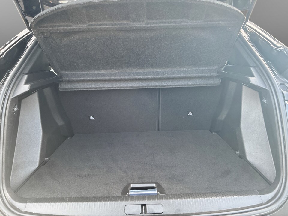 Used Peugeot 2008 2023 for sale - 77579010: Photo 12