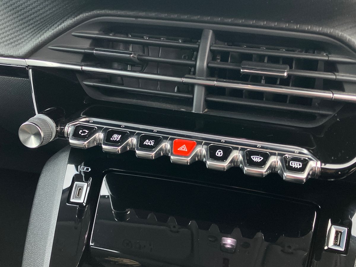 Used Peugeot 2008 2022 for sale - 76264044: Photo 12