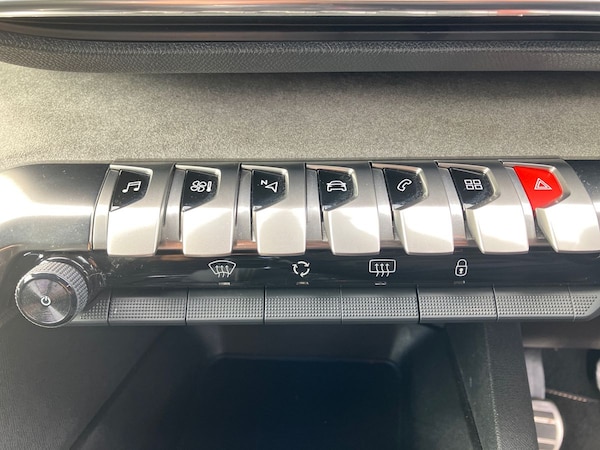 Used Peugeot 3008 2022 for sale - 76035339: Photo 32
