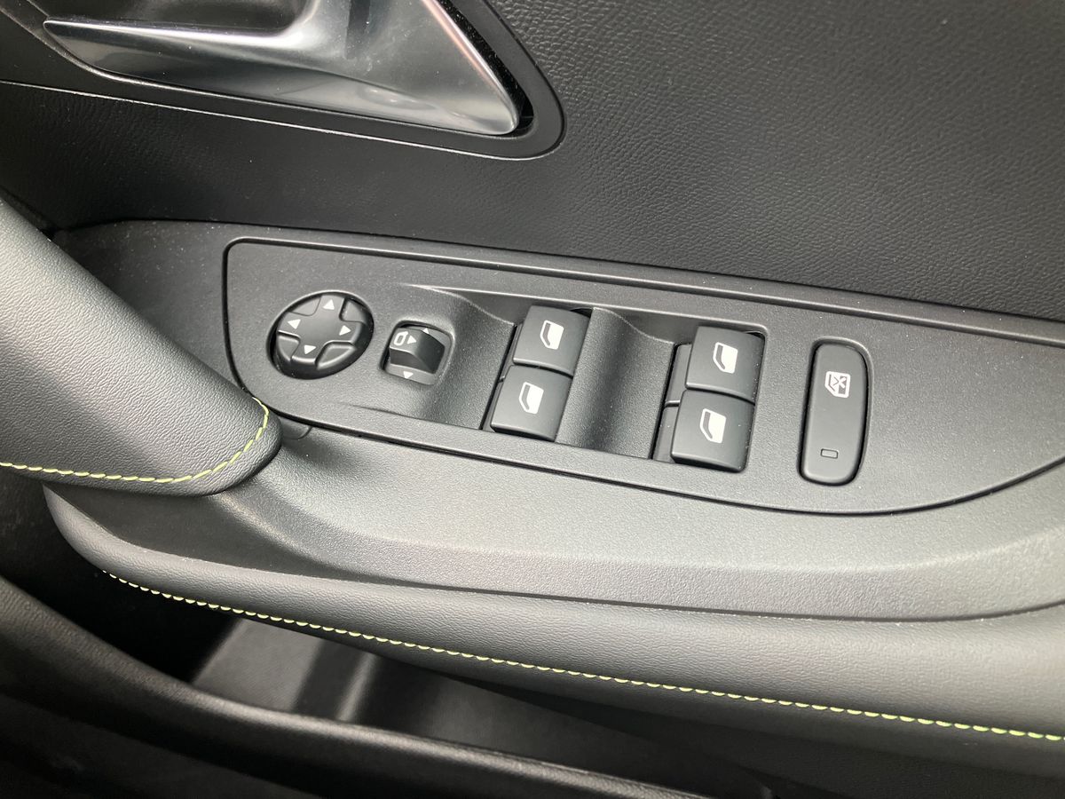 Used Peugeot 2008 2022 for sale - 77604262: Photo 18