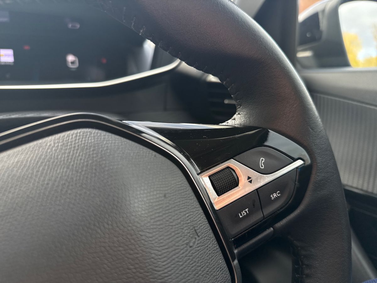 Used Peugeot 2008 2022 for sale - 76491117: Photo 25