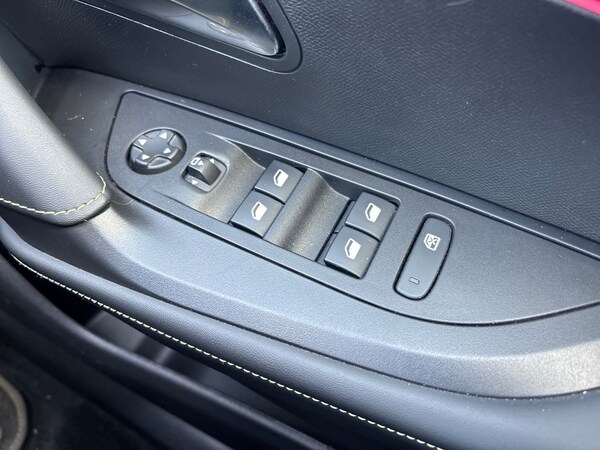 Used Peugeot 2008 2024 for sale - 76158203: Photo 21