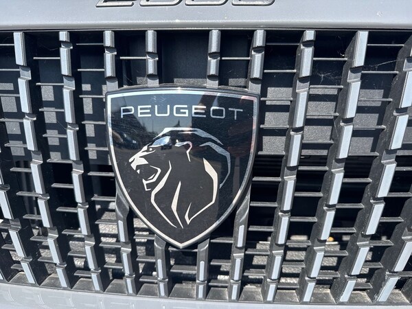 Used Peugeot 2008 2023 for sale - 75510990: Photo 25