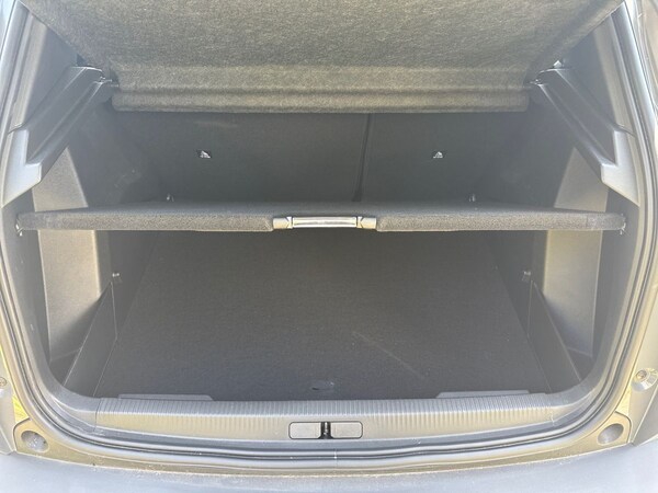 Used Peugeot 2008 2023 for sale - 75510990: Photo 28