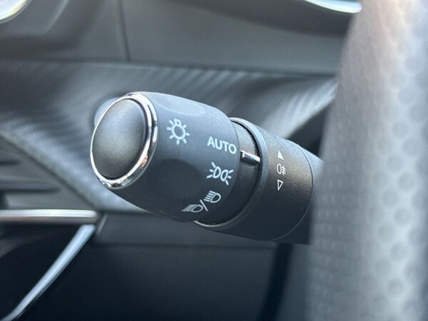 Used Peugeot 2008 2023 for sale - 75510990: Photo 43