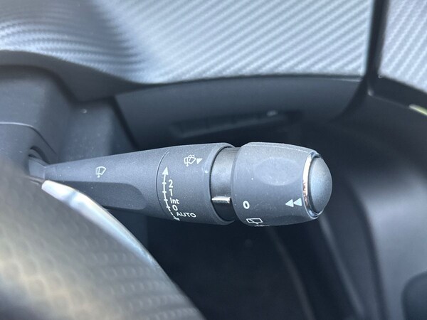 Used Peugeot 2008 2023 for sale - 75510990: Photo 44