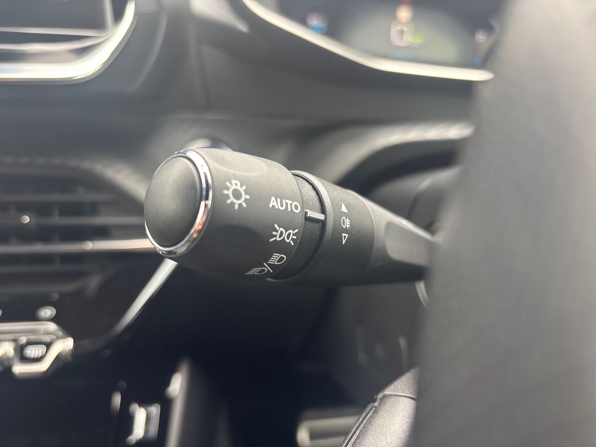 Used Peugeot 208 2021 for sale - 75898408: Photo 24