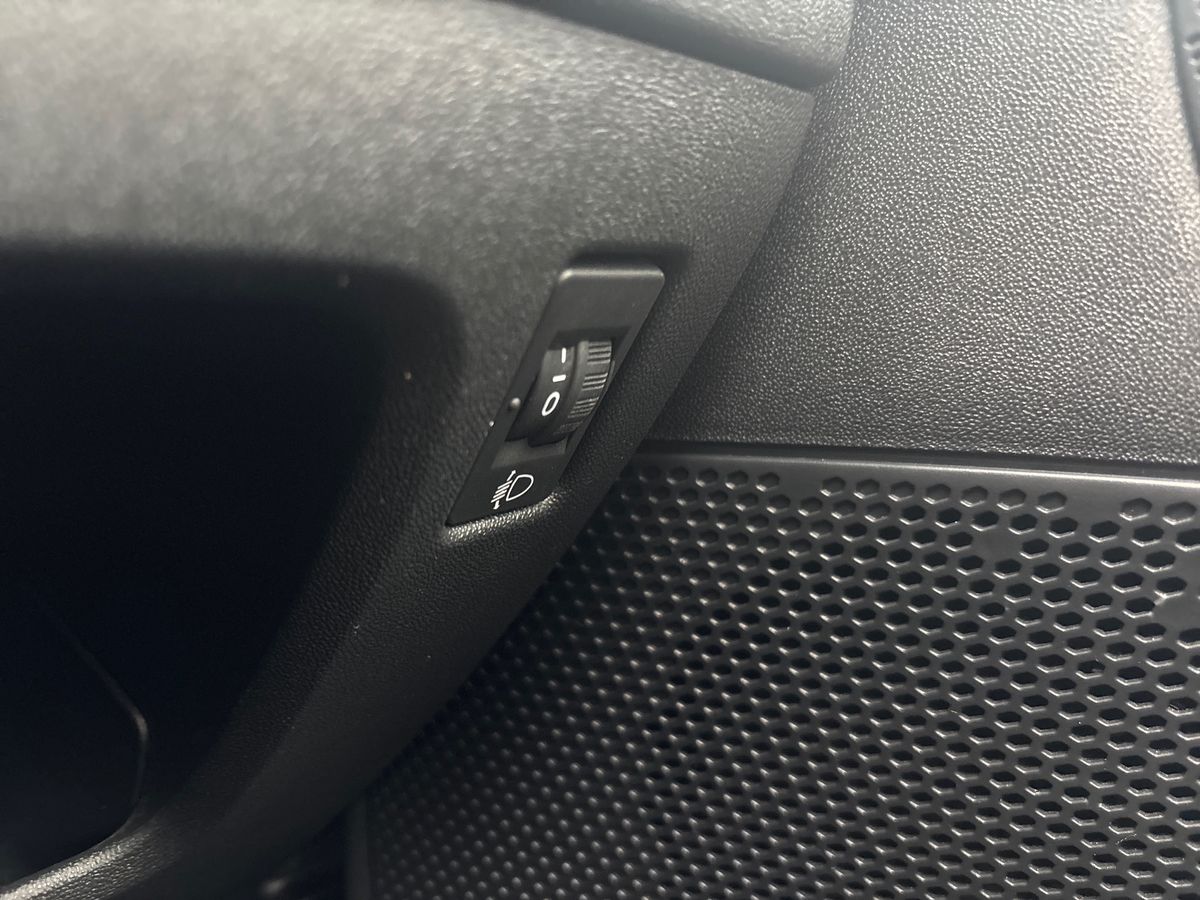 Used Peugeot 2008 2017 for sale - 75904081: Photo 28